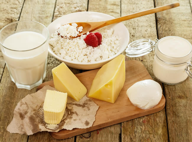 Mléčné výrobky jsou mnohdy plné nezdravých tuků. Nahradit je můžeme za netučné alternativy. 