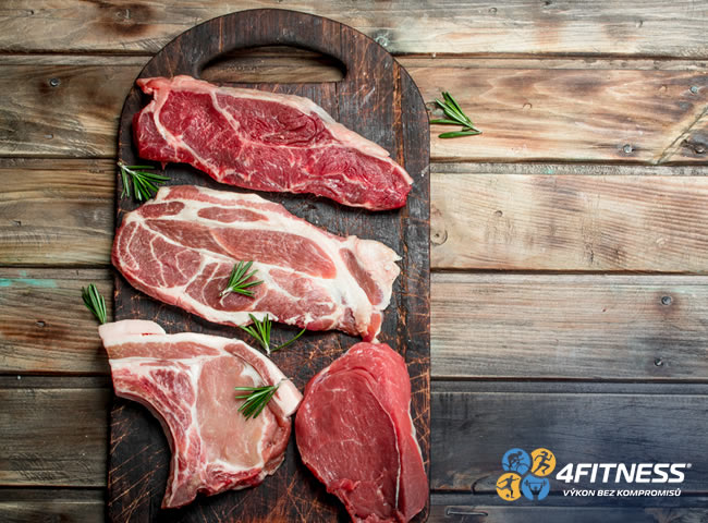  Vhodným zdrojem aminokyselin v potravě je maso, a to zejména hovězí a vepřové maso. Nicméně vhodné jsou i méně tučné varianty, jako kuřecí a krůtí.  