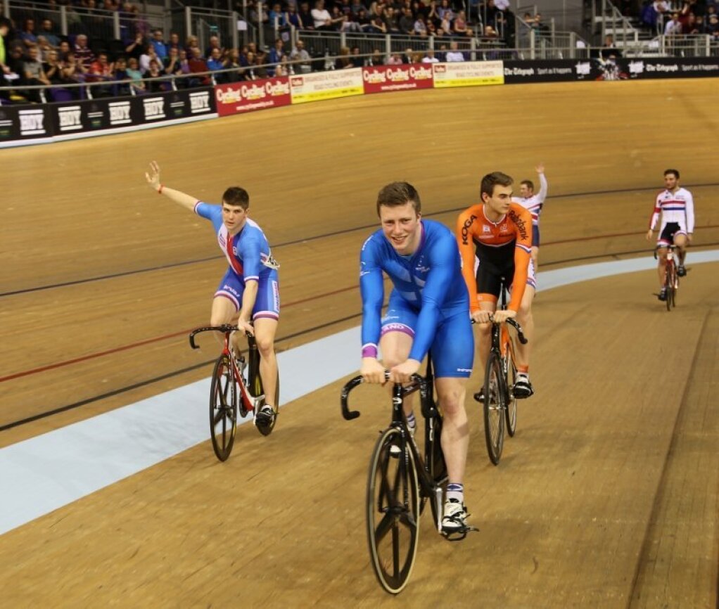 Jiří Janošek v Glasgow na sérii Revolution závod na 200m, sprint, kerin